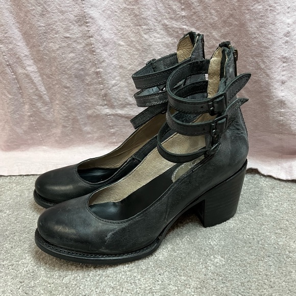 Freebird by Steven Shoes - Freebird by Steven Randi shoes in black